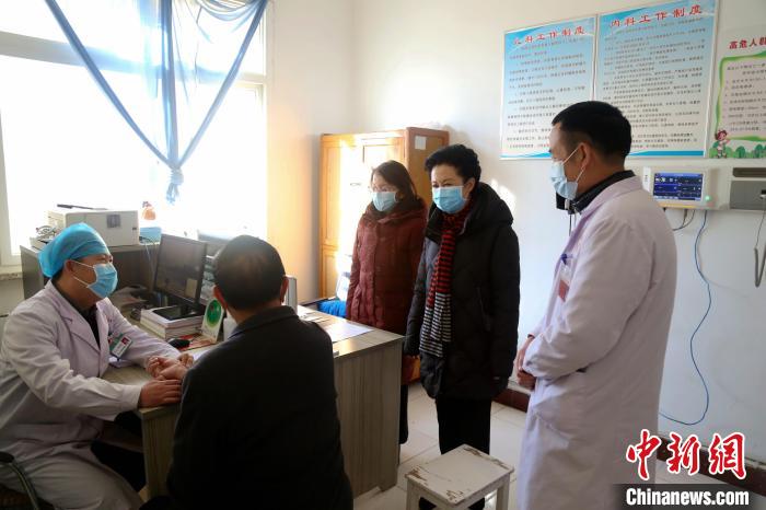 全國政協(xié)委員戴秀英：村醫(yī)越來越少，出路在哪？