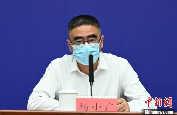 成都市政府副秘書長、市衛(wèi)健委主任楊小廣。　安源 攝