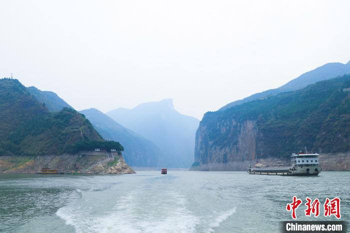 一場(chǎng)巡河“找茬”行動(dòng)，何以巡出碧水東流的長(zhǎng)江？