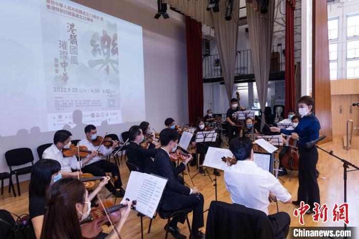 圖為音樂會(huì)現(xiàn)場(chǎng)?！≈鬓k方供圖