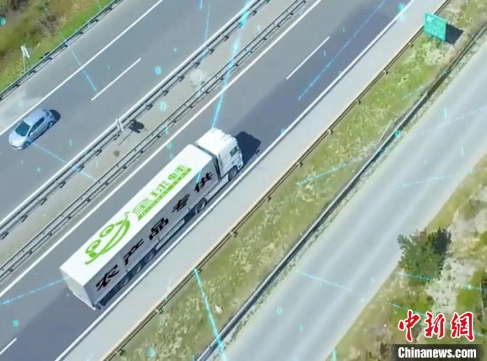 線上一鍵下單，實體門店本地配送，實現(xiàn)“即買即送”，“即時零售”將訂單在電商平臺、實體門店連接在一起?！∶捞睾眉瘓F供圖