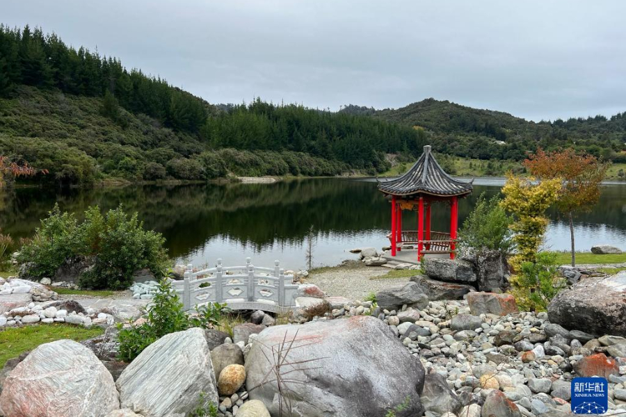 這是4月29日拍攝的新西蘭羅斯華人淘金紀(jì)念公園一角。新華社發(fā)（沃爾特 攝）