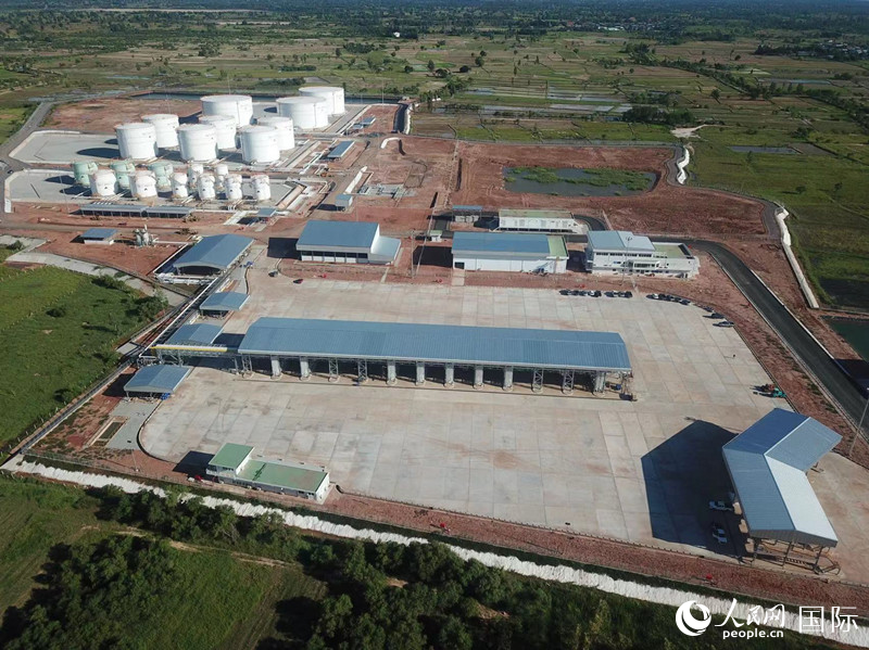 泰國(guó)東北部成品油管道項(xiàng)目終端罐區(qū)。人民網(wǎng)記者 孫廣勇攝