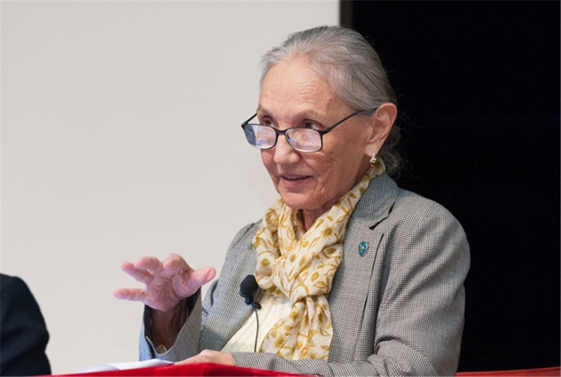 哈薩克斯坦?jié)h學(xué)家哈菲佐娃。資料圖