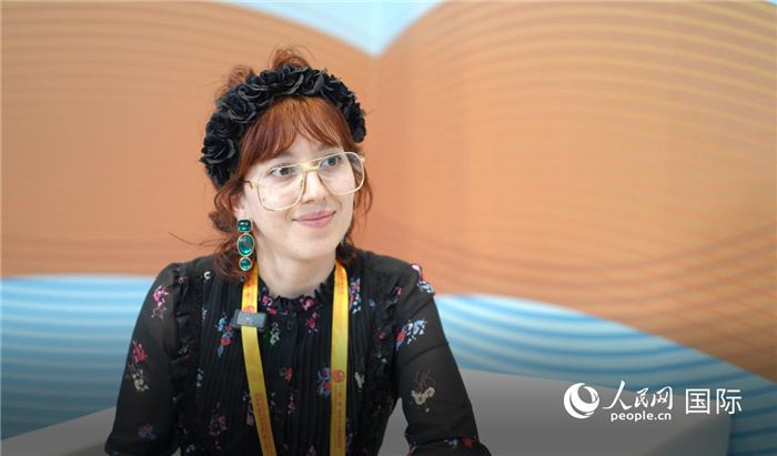 烏拉圭《共和國(guó)報(bào)》記者瓦倫蒂娜·加西亞接受人民網(wǎng)記者采訪。人民網(wǎng)記者 王天樂攝