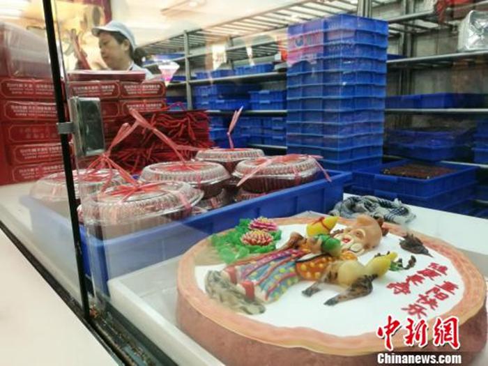 資料圖：等待銷售的重陽糕?！＄娚?攝