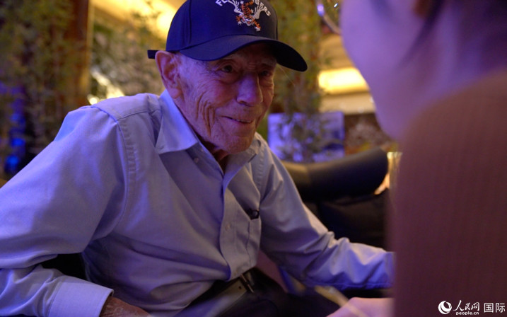 飛虎隊老兵哈里·莫耶接受人民網(wǎng)專訪。 人民網(wǎng) 張文捷攝