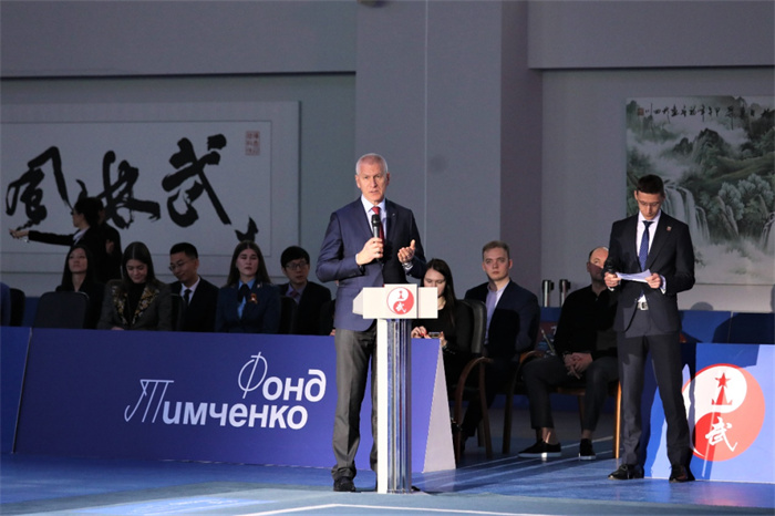 俄羅斯體育部長(zhǎng)馬特欽致辭。駐俄羅斯大使館供圖