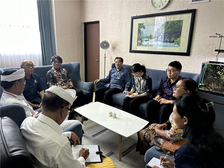 會談現(xiàn)場。巴陵康孔子學院供圖