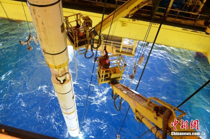 正在作業(yè)的工作人員。<a target='_blank' href='/' _fcksavedurl='/' ><p  align=