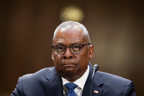 這是2023年10月31日，在美國首都華盛頓國防部長奧斯汀出席國會聽證會。新華社記者劉杰攝