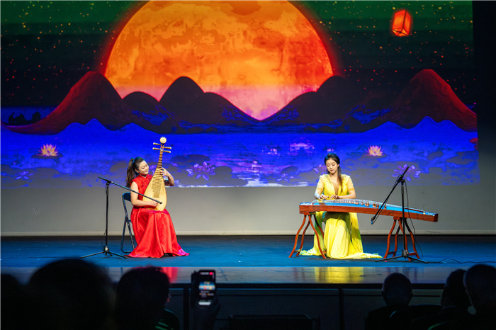 現(xiàn)場(chǎng)表演。中國(guó)駐希臘大使館供圖