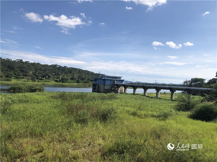 位于卡夫河渡口的供水項目。人民網(wǎng)記者 黃培昭攝