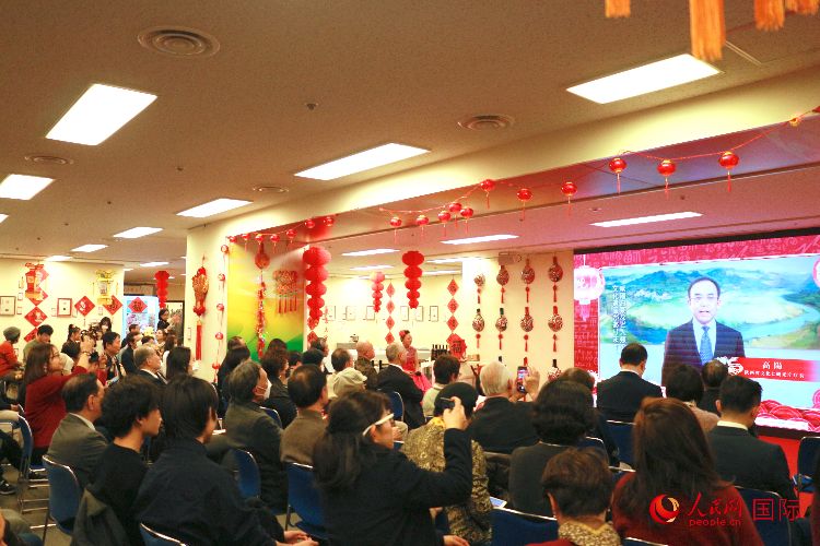 2月9日，“喜迎龍年·品味陜西”——2024新春迎福（展）聯(lián)歡會(huì)暨陜西文化年在東京中國(guó)文化中心拉開帷幕。人民網(wǎng) 許可攝