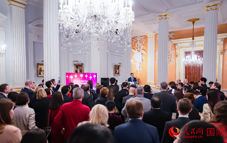 圖為2024 年倫敦金融城中國新年慈善酒會(huì)現(xiàn)場(chǎng)。人民網(wǎng) 郭錦標(biāo)攝