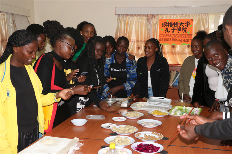 活動現(xiàn)場?？夏醽啺８耦D大學(xué)孔子學(xué)院供圖