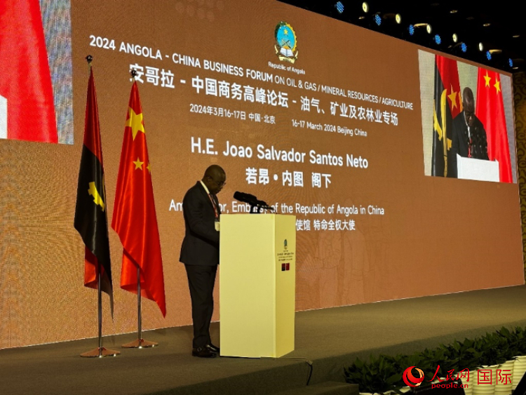 安哥拉駐華大使若昂·內(nèi)圖。人民網(wǎng)記者 張榮攝