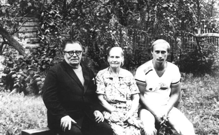 從圣彼得堡到莫斯科，普京從政大事記：下一個六年怎么走？