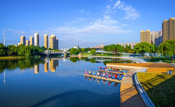 漫步街頭，科產(chǎn)城人融合的理念貫穿始終。無錫高新區(qū)管委會(huì)供圖