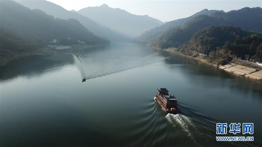 (在習(xí)近平新時(shí)代中國特色社會(huì)主義思想指引下——新時(shí)代新作為新篇章·習(xí)近平總書記關(guān)切事·圖文互動(dòng))(2)長三角的新答卷——“十三五”收官之年的長三角一體化新故事