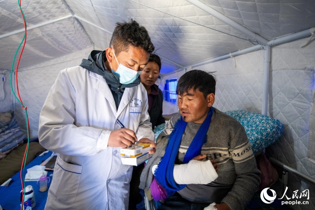震中日記｜“謝謝，曼巴啦！”