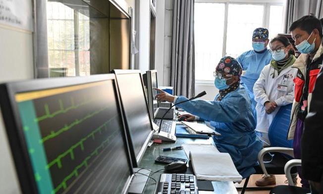 從“援物”到“援人”:“雪域江南”誕生帶不走的醫(yī)療隊(duì)