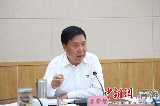 圖為黃南州州長喬學(xué)智講話。黃宣攝