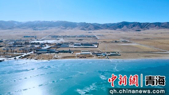 圖為冬日青海湖。李江寧攝