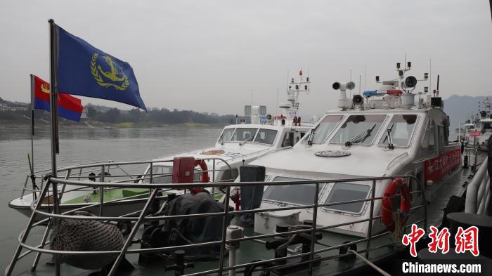 聯(lián)合巡江守護(hù)活動(dòng)現(xiàn)場(chǎng)。　江安縣融媒體中心 攝