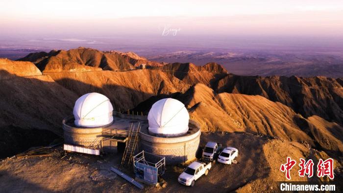 圖為青海冷湖賽什騰山天文臺址日落?！『槲腻?攝