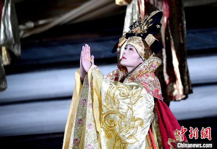 3月17日，西藏拉薩，《文成公主》大型史詩(shī)劇演出現(xiàn)場(chǎng)?！±盍?攝