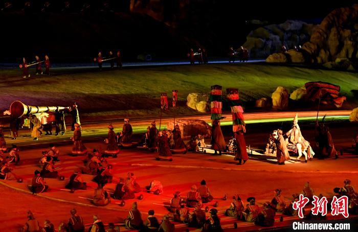 3月17日，西藏拉薩，《文成公主》大型史詩(shī)劇演出現(xiàn)場(chǎng)?！±盍?攝