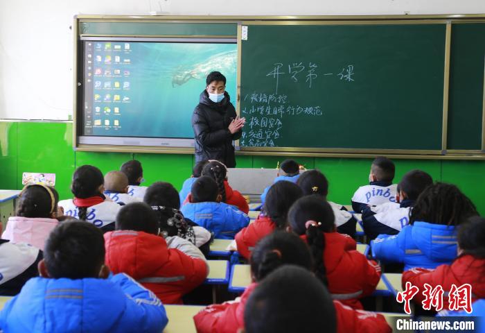 圖為學(xué)生正在上課。　馬銘言 攝