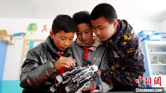 祁連山下青海門源:織密“陽光天使”保護(hù)大網(wǎng)絡(luò)