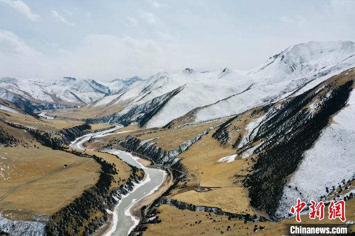 青海玉樹(shù):蓄力起跳后發(fā)趕超