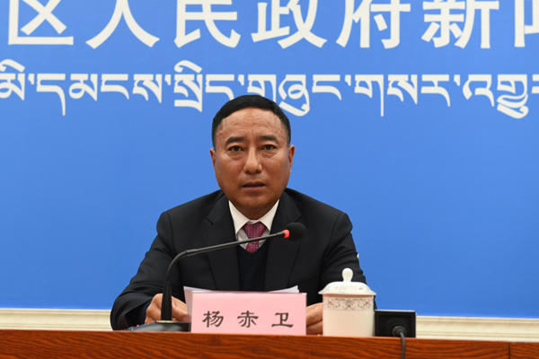 楊赤衛(wèi) 林芝市常委、政府副市長.JPG