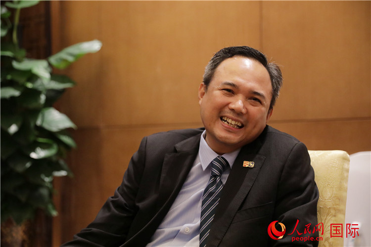 馬來(lái)西亞駐南寧總領(lǐng)事館總領(lǐng)事阿哈默·法蒂爾·伊斯邁爾在2024中國(guó)-東盟教育交流周期間接受人民網(wǎng)專訪。人民網(wǎng) 王婧攝