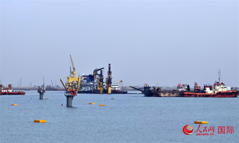 祖拜爾海底隧道施工場景。人民網(wǎng)記者管克江攝