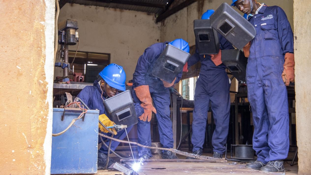 納迦與其他青年在接受技能培訓(xùn)。田雨攝