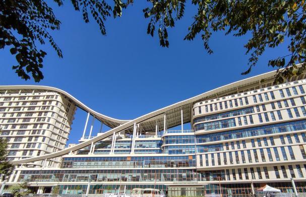 圖為西藏自治區(qū)婦產(chǎn)兒童醫(yī)院，該院填補(bǔ)了西藏沒(méi)有省級(jí)兒童醫(yī)??(婦幼保健??)的空白???江飛波 ??.jpg