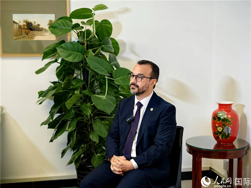 巴西文化部副部長(zhǎng)卡西修斯·羅薩接受人民網(wǎng)專訪。人民網(wǎng)記者 符園園攝