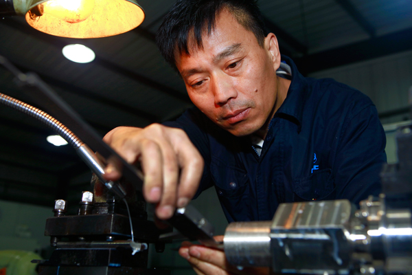 工作中的張世軍。受訪者供圖