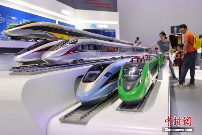 7月13日，第二十六屆北京科博會(huì)在北京國家會(huì)議中心開幕。圖為復(fù)興號(hào)系列動(dòng)車組模型。<a target='_blank' href='/'><p  align=