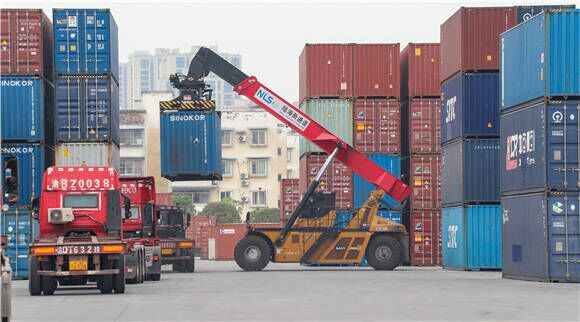 02 西部陸海新通重慶無水港。華龍網(wǎng) 通訊員郭晉 攝