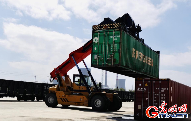 發(fā)現(xiàn)最美鐵路｜鐵龍奔騰！抒寫(xiě)中歐班列草原絲路新篇章