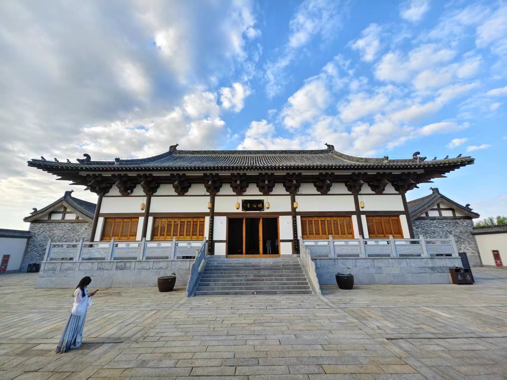 【2024打卡中國(guó)】穿越時(shí)空的對(duì)話:外國(guó)網(wǎng)紅探索包公故里文化園(組圖)_fororder_微信圖片_20240923170251