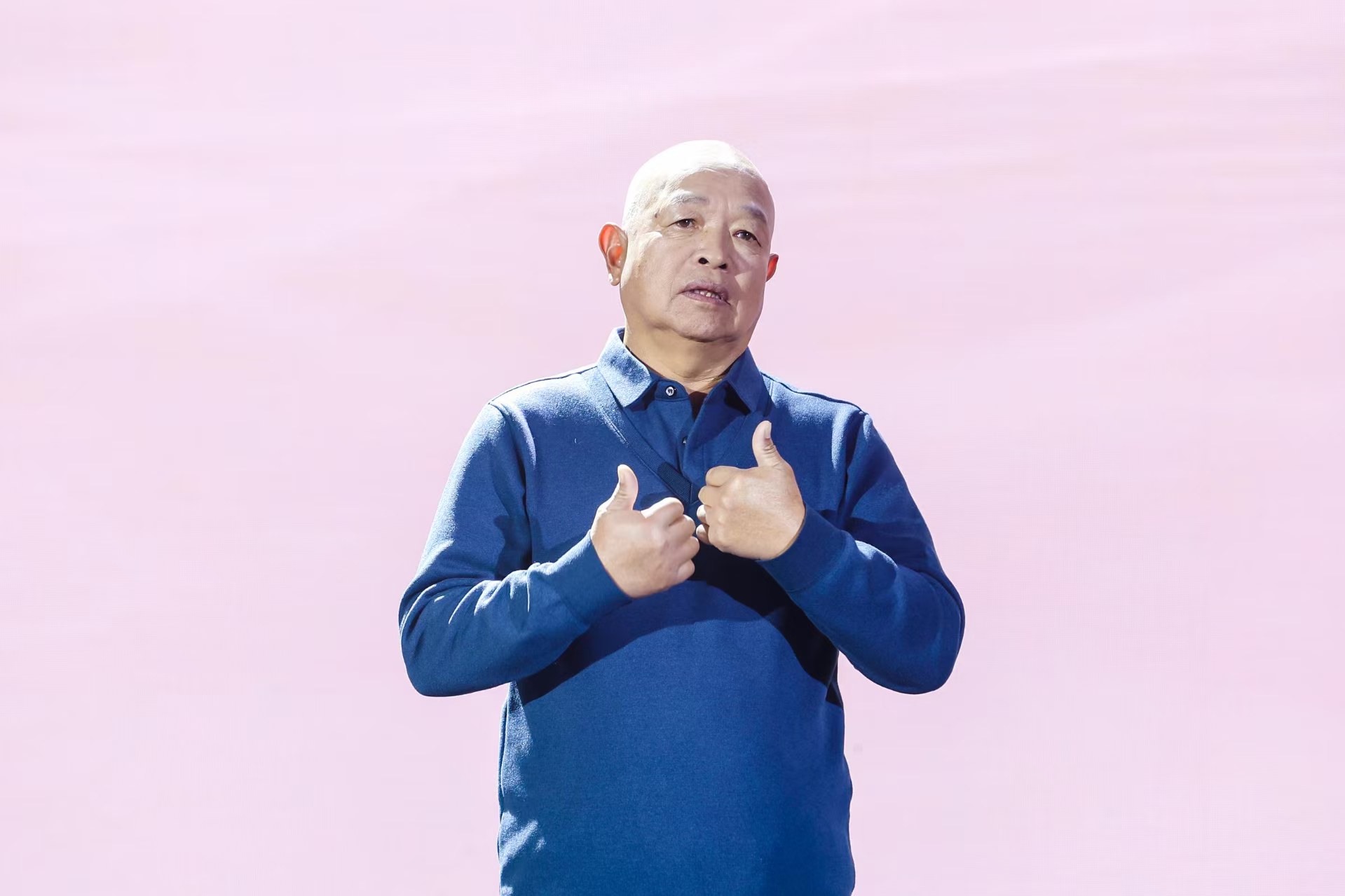 “山東好人”、煙臺市無聲洗車場經(jīng)理柳興濤。人民視頻供圖。