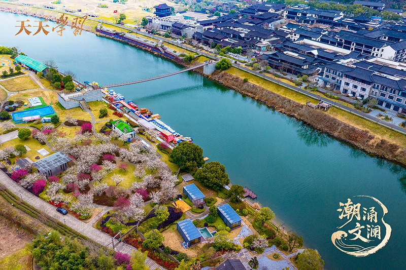 2025年2月17日，浙江紹興，嵊州市越劇小鎮(zhèn)和濕地公園梅花盛開。