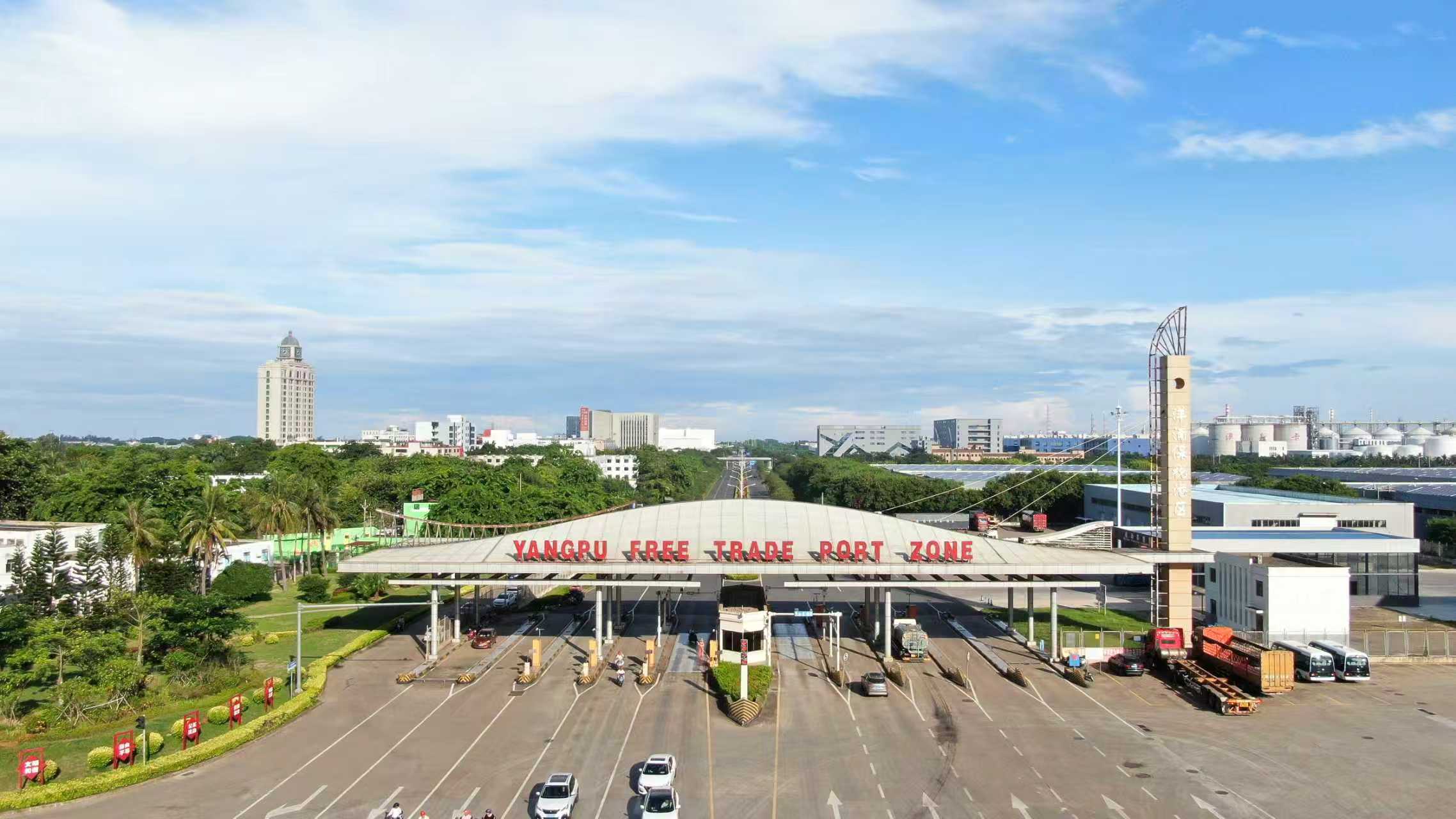 洋浦保稅港區(qū)。人民網(wǎng)記者 符武平攝