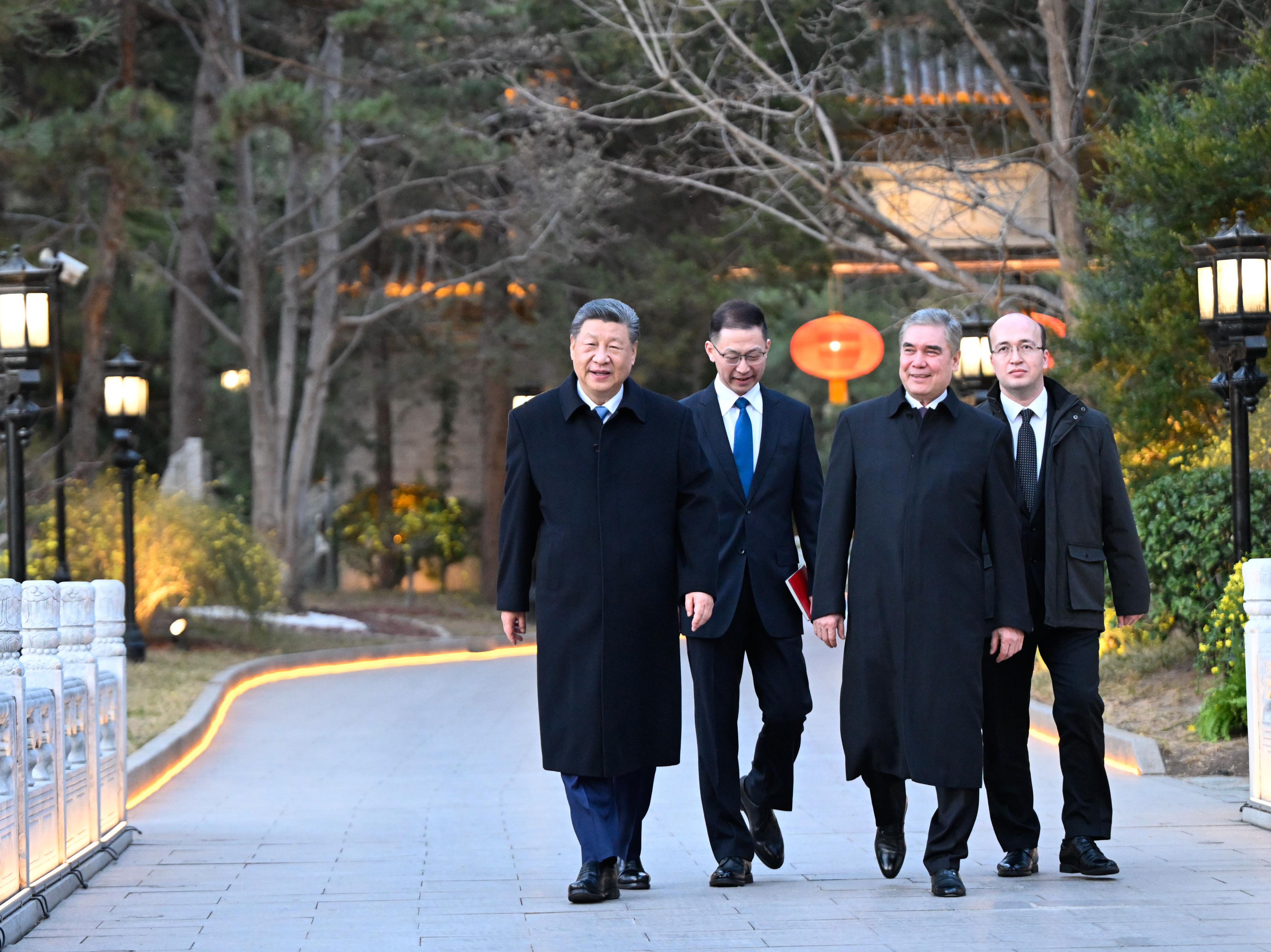 2026年3月18日，國家主席習(xí)近平在北京會見土庫曼斯坦民族領(lǐng)袖、人民委員會主席別爾德穆哈梅多夫。